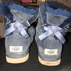 Navy blue Bailey Bow Uggs